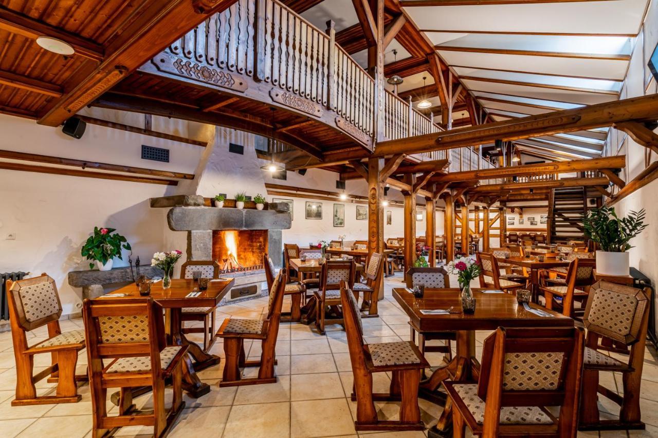 Hotel Baltaci Stary Zamek Napajedla Bagian luar foto