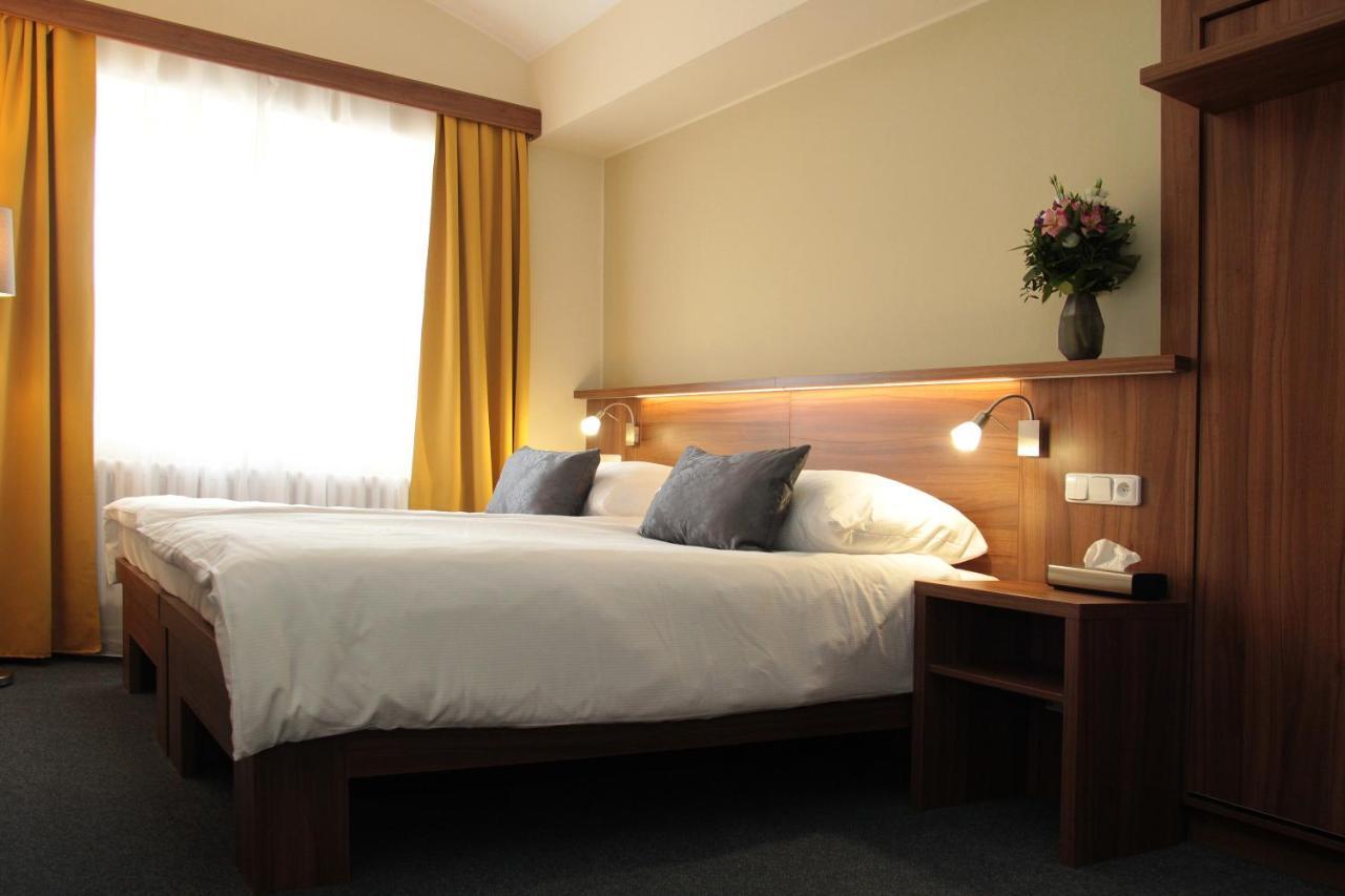 Hotel Baltaci Stary Zamek Napajedla Bagian luar foto