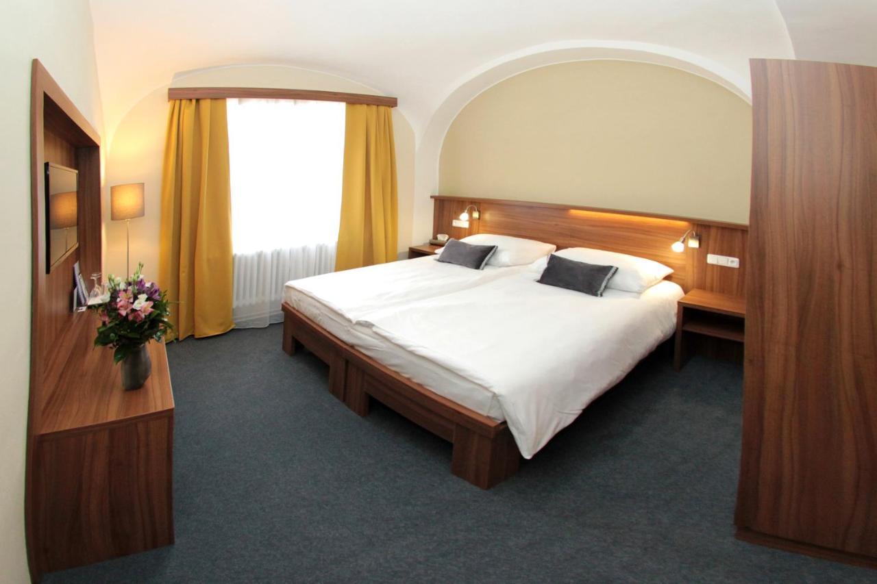 Hotel Baltaci Stary Zamek Napajedla Bagian luar foto