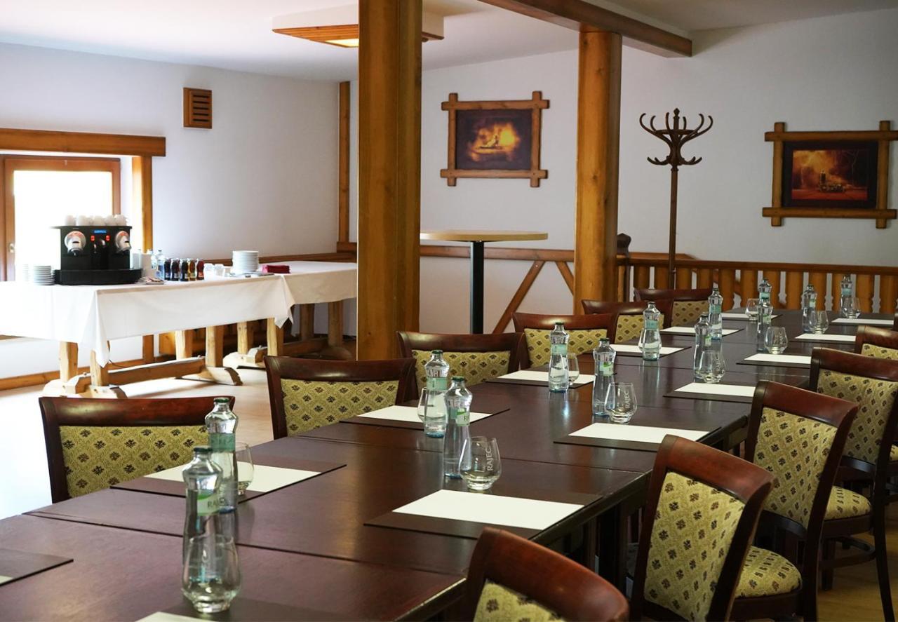 Hotel Baltaci Stary Zamek Napajedla Bagian luar foto