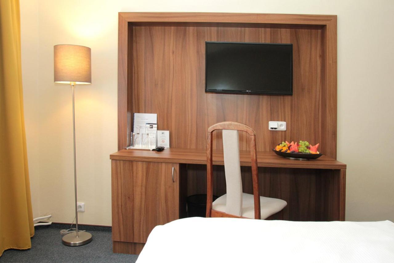 Hotel Baltaci Stary Zamek Napajedla Bagian luar foto